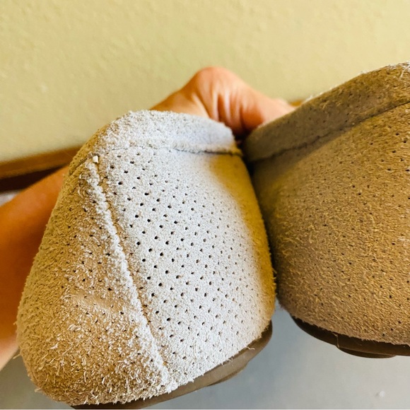 BUKS BY WALKOVER Light Gray Perforated Loafers - Picture 6 of 8